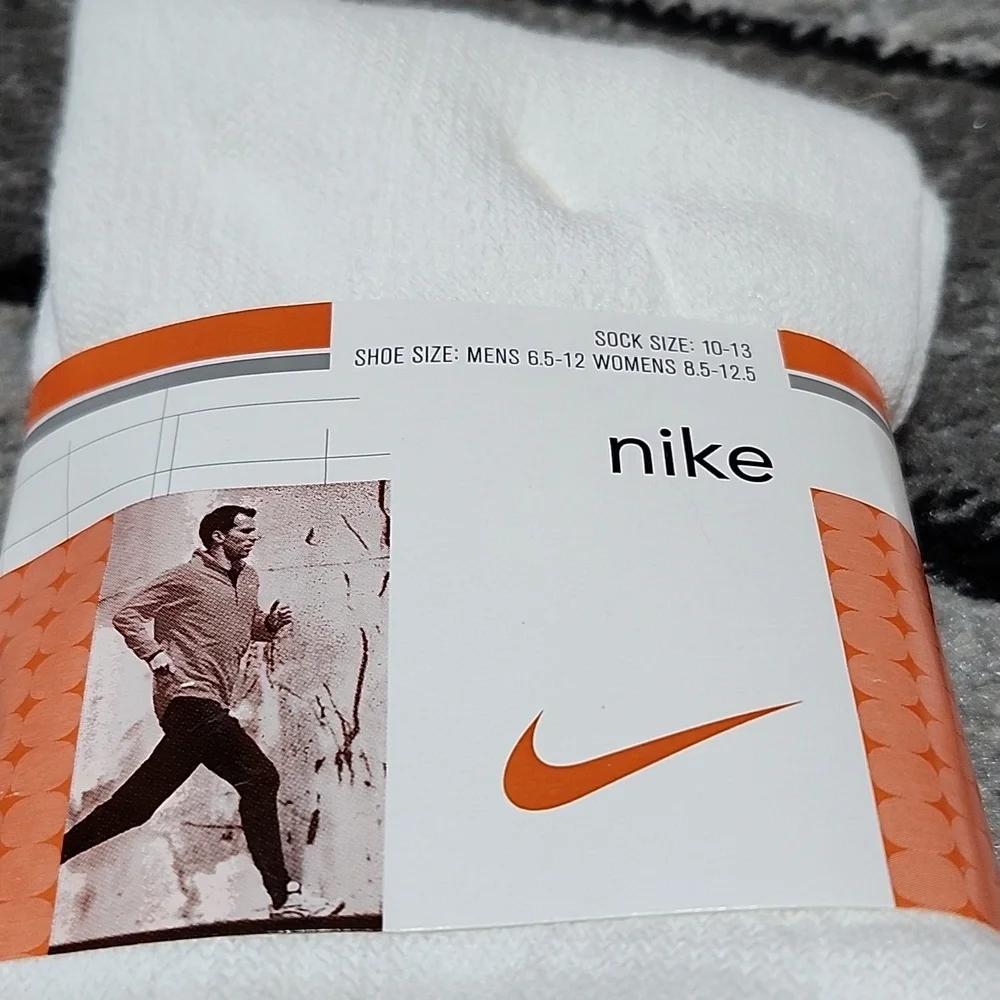 VINTAGE NIKE SWOOSH 2000'S UNISEX WHITE 2-PAIR CREW-SOCKS